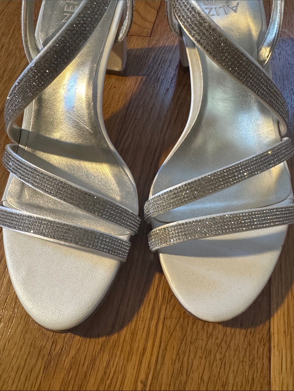 🐷 Naturalizer Vanessa 2 White With Silver Crystals Block Heel Sandals - Picture 11 of 17